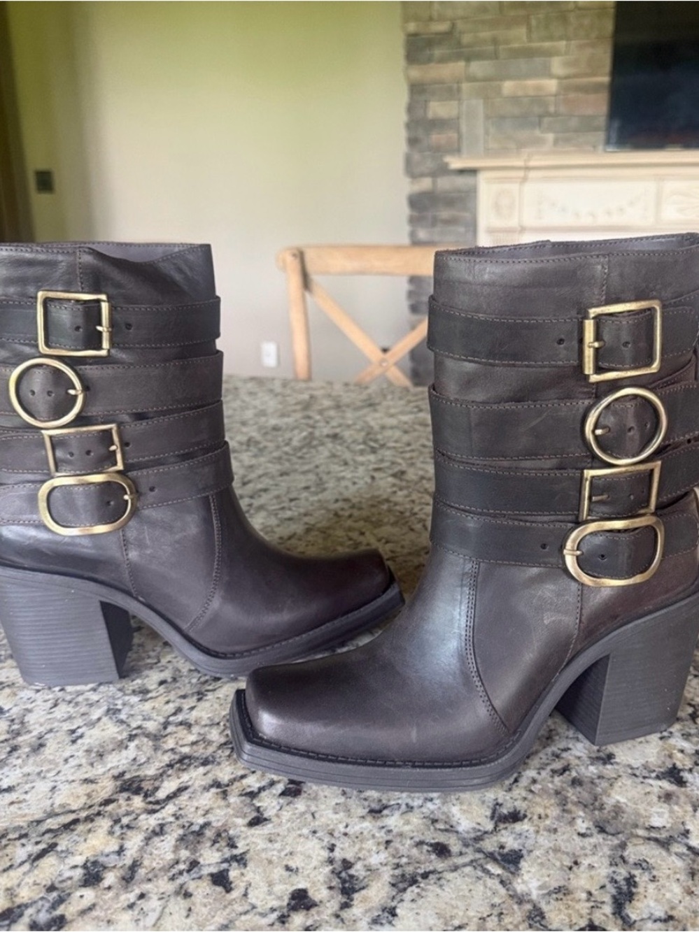 Steve Madden Carlina Dark Brown Buckle Strap Mid-Heel Ankle Boots size 9 New